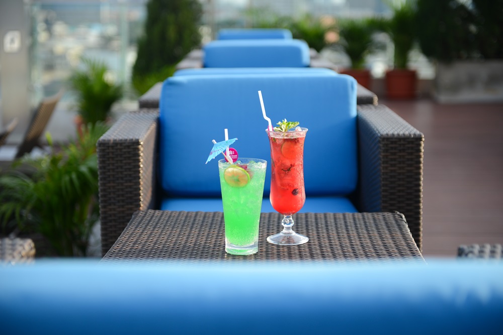 images/Dining/8 ROOFTOP POOL BAR/ROOFTOP1.JPG